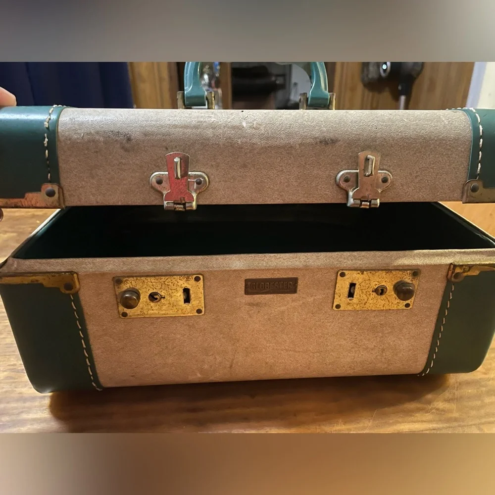 Vintage Retro 50’s 60’s Globester Train Case travel decor unique rare